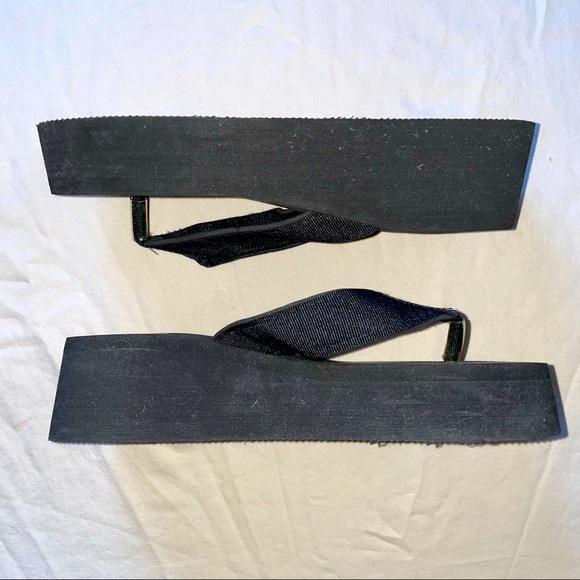 10/$63 sale TEAM black platform thong sandal - Picture 4 of 5